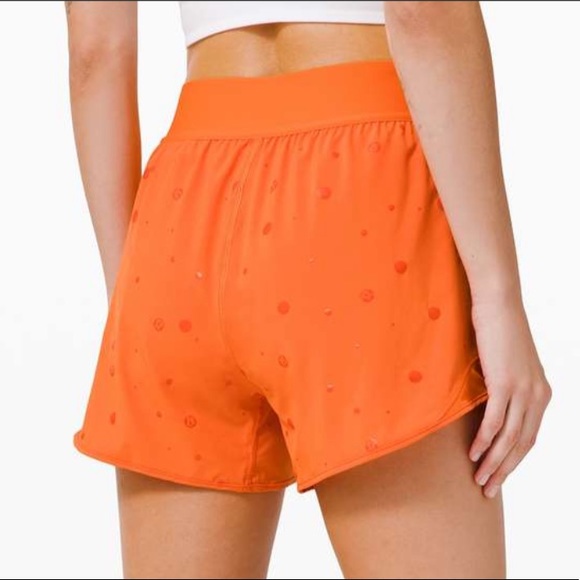 NWT Lululemon Hotty Hot Short II *4" Logo Women’s Size 8 - Picture 2 of 8